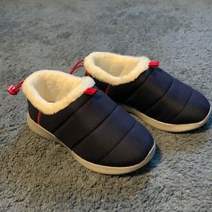 Lands’ End youth size 3 slippers - navy blue